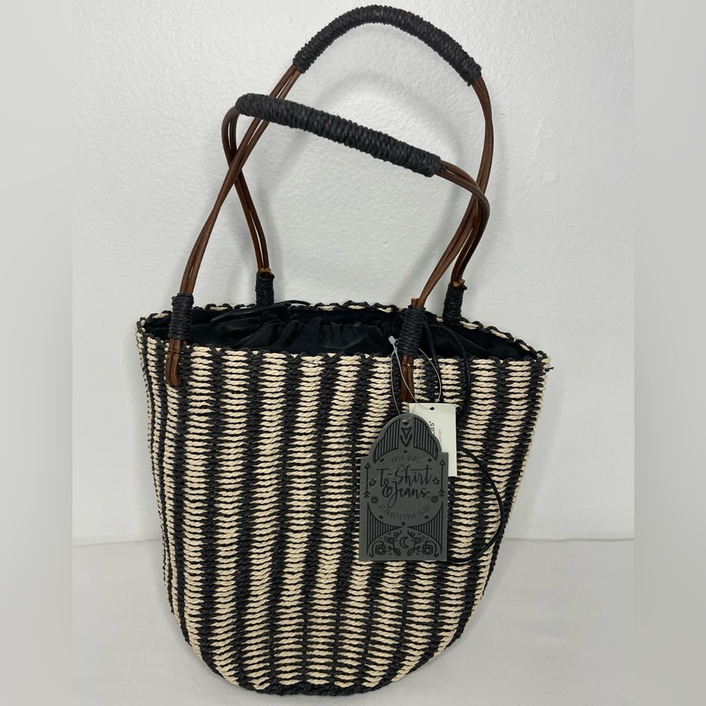 Francesca’s straw woven bag NWT